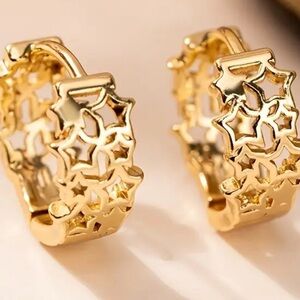 Star Huggie Hinged hoop earrings